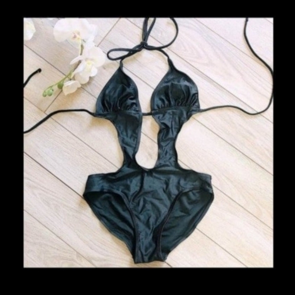 ♥︎Monokini♥︎ - Picture 3 of 8